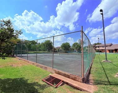9611 Blue Creek Ln - Photo Thumbnail 36