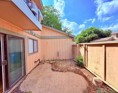 9611 Blue Creek Ln - Photo Thumbnail 33