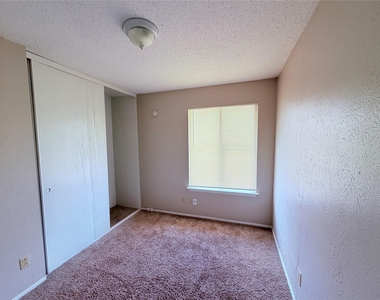 9611 Blue Creek Ln - Photo Thumbnail 30