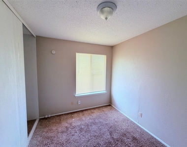 9611 Blue Creek Ln - Photo Thumbnail 29