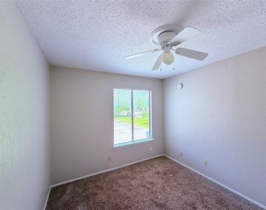 9611 Blue Creek Ln - Photo Thumbnail 28