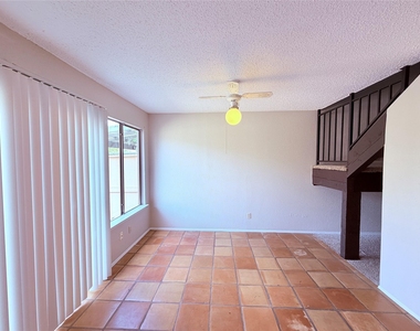 9611 Blue Creek Ln - Photo Thumbnail 17
