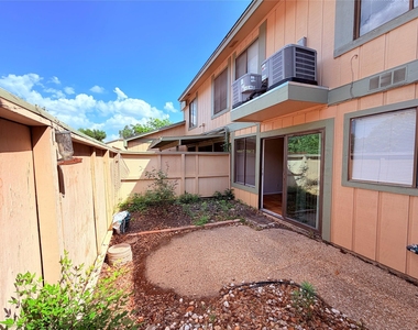 9611 Blue Creek Ln - Photo Thumbnail 32