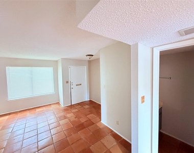 9611 Blue Creek Ln - Photo Thumbnail 7