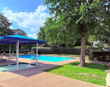 9611 Blue Creek Ln - Photo Thumbnail 34