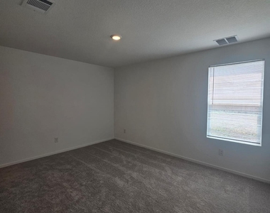 100 Silent Sky Ln - Photo Thumbnail 14