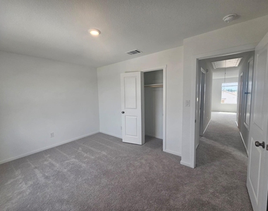 100 Silent Sky Ln - Photo Thumbnail 24