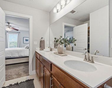 7402 Buchholz St - Photo Thumbnail 17