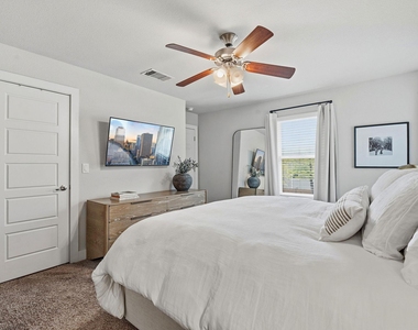 7402 Buchholz St - Photo Thumbnail 14