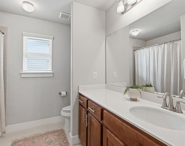 7402 Buchholz St - Photo Thumbnail 19