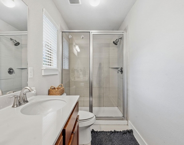 7402 Buchholz St - Photo Thumbnail 16