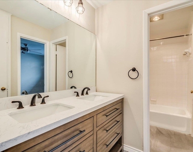1411 Norwalk Ln - Photo Thumbnail 9