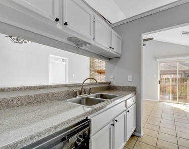 12207 Alderbrook Dr - Photo Thumbnail 11