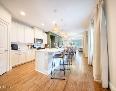 110 Cottage Green Place - Photo Thumbnail 5
