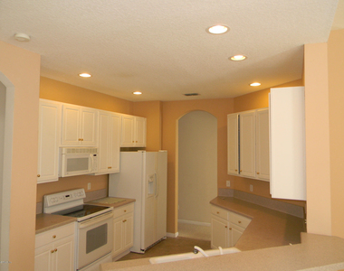 10599 Roundwood Glen Court - Photo Thumbnail 9