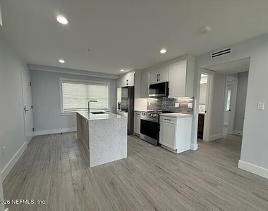 207 9th Avenue N - Photo Thumbnail 2