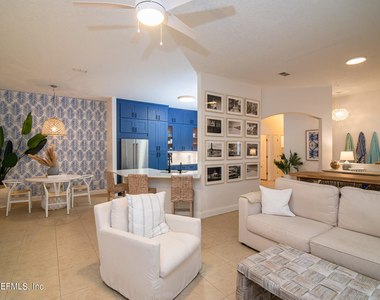 2402 Seagate Lane N - Photo Thumbnail 15