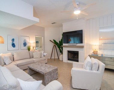 2402 Seagate Lane N - Photo Thumbnail 2