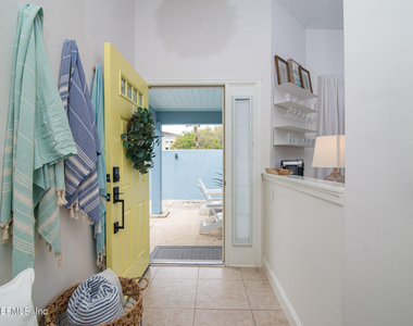 2402 Seagate Lane N - Photo Thumbnail 29