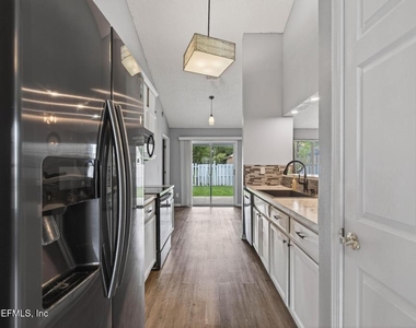 10842 Lydia Estates Drive - Photo Thumbnail 18