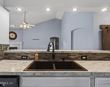 10842 Lydia Estates Drive - Photo Thumbnail 15