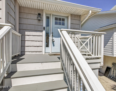 1766 Beach Avenue - Photo Thumbnail 4