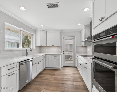 1766 Beach Avenue - Photo Thumbnail 18
