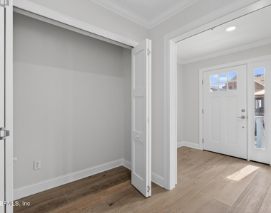 1766 Beach Avenue - Photo Thumbnail 8