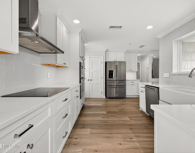 1766 Beach Avenue - Photo Thumbnail 20