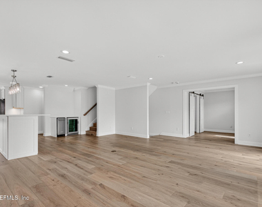 1766 Beach Avenue - Photo Thumbnail 15