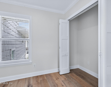 1766 Beach Avenue - Photo Thumbnail 9
