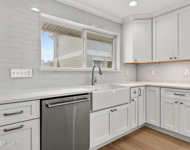 1766 Beach Avenue - Photo Thumbnail 19