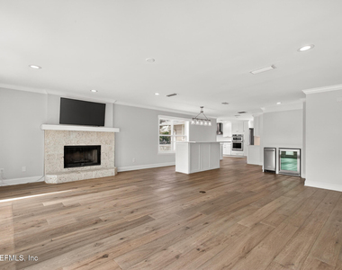 1766 Beach Avenue - Photo Thumbnail 12