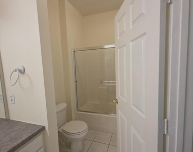 10550 Baymeadows Road - Photo Thumbnail 9