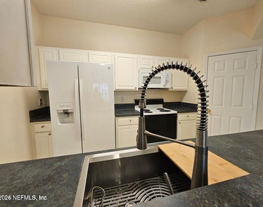 10550 Baymeadows Road - Photo Thumbnail 2