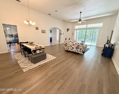 2411 Golfview Drive - Photo Thumbnail 2
