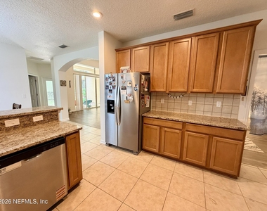 2411 Golfview Drive - Photo Thumbnail 6