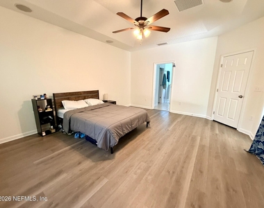2411 Golfview Drive - Photo Thumbnail 10