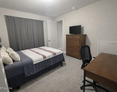 34048 Lavender Parke Drive - Photo Thumbnail 2
