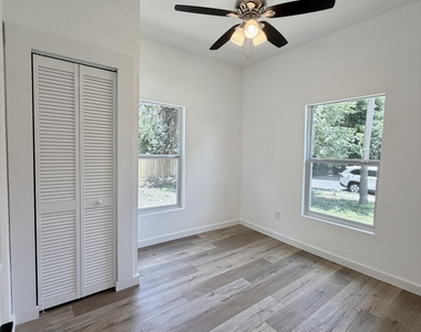 717 King Street - Photo Thumbnail 14
