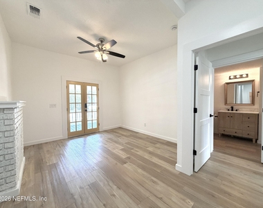 717 King Street - Photo Thumbnail 2