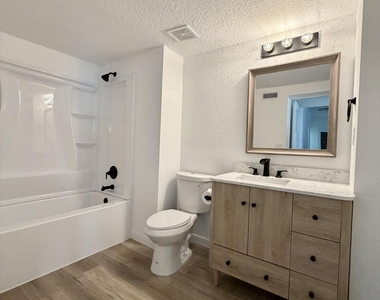 717 King Street - Photo Thumbnail 4