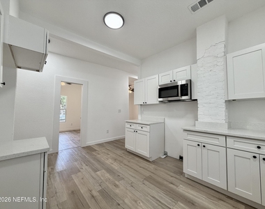 717 King Street - Photo Thumbnail 6
