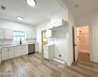 717 King Street - Photo Thumbnail 7