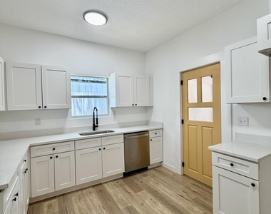 717 King Street - Photo Thumbnail 1