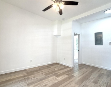 717 King Street - Photo Thumbnail 10