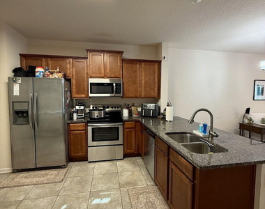 705 Servia Drive - Photo Thumbnail 7