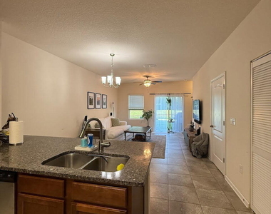 705 Servia Drive - Photo Thumbnail 9