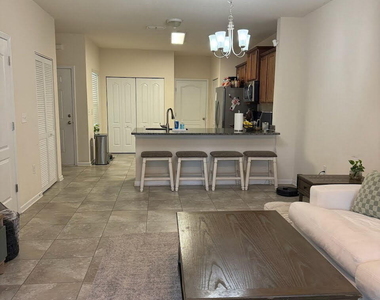 705 Servia Drive - Photo Thumbnail 6