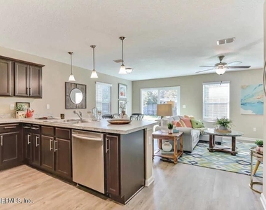 1308 Lake Shore Boulevard - Photo Thumbnail 8